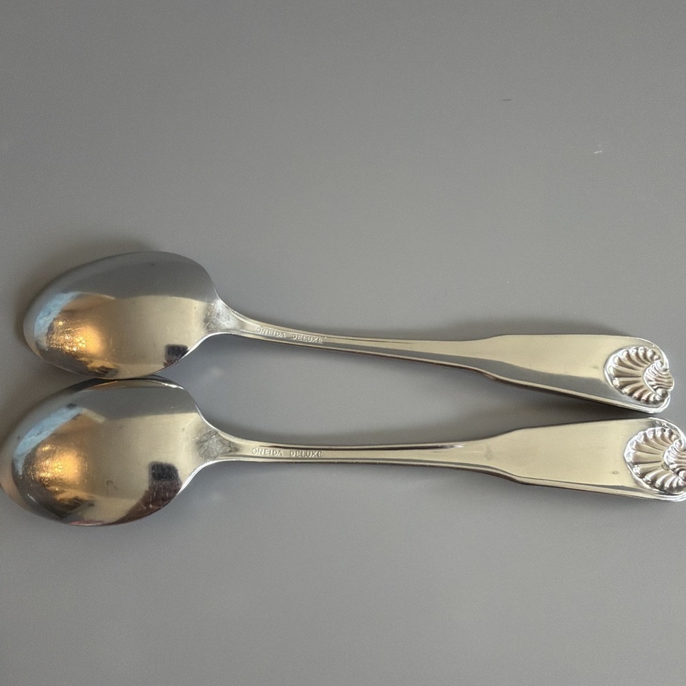 Set of 2 Oneida Deluxe "Tudor" Stainless Tablespoon/Dinner Spoon Discontinued - Picture 5 of 8